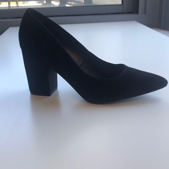 Black suede Rampage Bethie Pump Block Heel - Picture 3 of 5